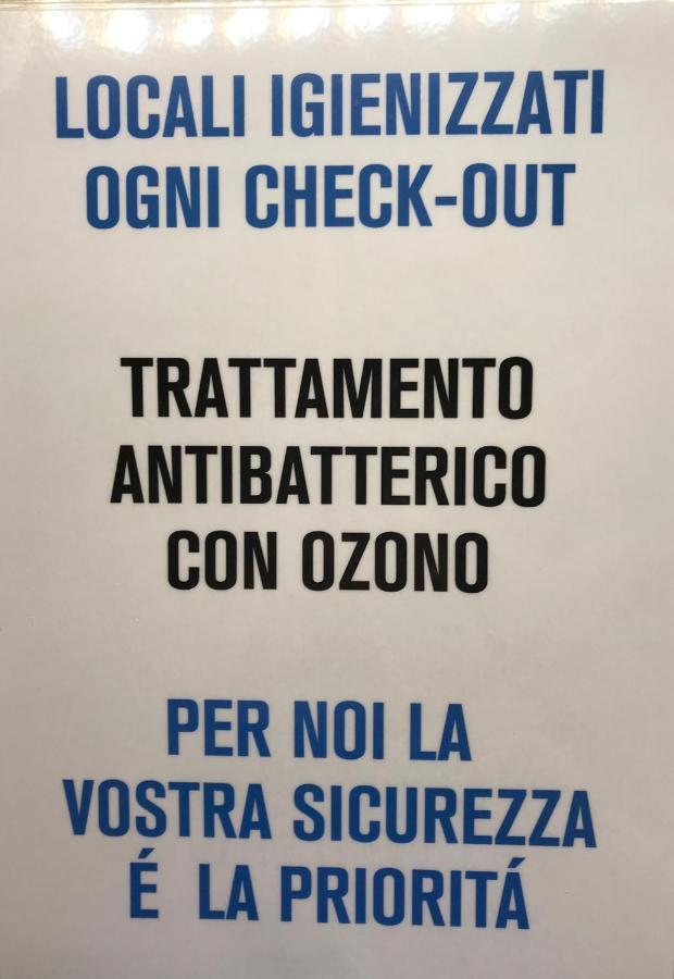 Ferienwohnung Grazioso Bilocale Metro/Centro Brescia Exterior foto